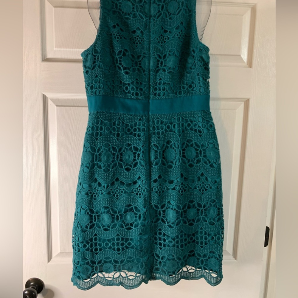 Elegant Emerald /Teal Loft Lace Dress - Picture 7 of 12